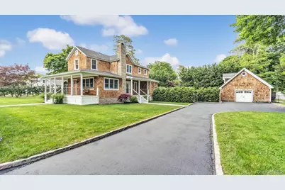 7 Halsey Avenue, East Quogue, NY 11942 - Photo 2