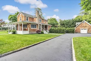 7 Halsey Ave, East Quogue, NY 11942 - Photo 2