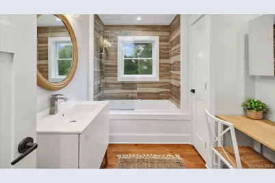 7 Halsey Avenue, East Quogue, NY 11942 - Photo 38