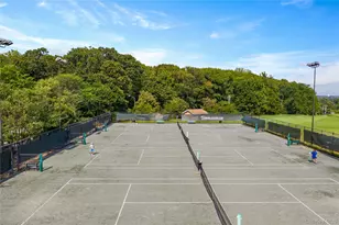 269-10 Grand Central Pkwy, Floral Park, NY 11005 - Photo 18