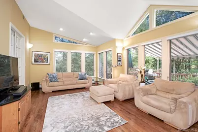 121 Washburn Road, Briarcliff Manor, NY 10510 - Photo 18