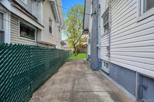 85-50 160th St, Jamaica, NY 11432 - Photo 8