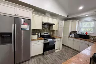 243 Jackson Ave, Syosset, NY 11791 - Photo 16