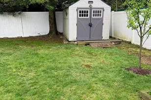 243 Jackson Ave, Syosset, NY 11791 - Photo 28