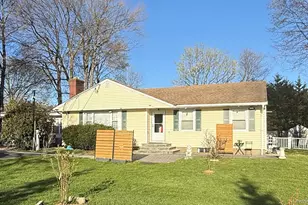 243 Jackson Ave, Syosset, NY 11791 - Photo 30
