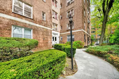 2600 Henry Hudson Parkway #5D, Bronx, NY 10463 - Photo 2