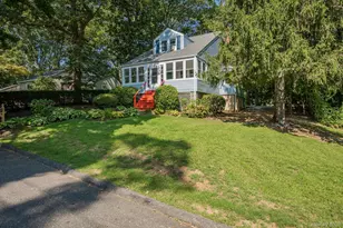 3 Jarvis Ct, Huntington, NY 11743 - Photo 2