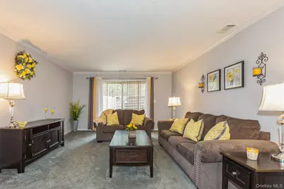 655 Middle Country Road #4F1, Coram, NY 11727 - Photo 4