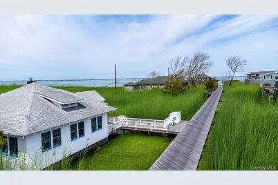 106 West Walk, Bay Shore, NY 11706 - Photo 2