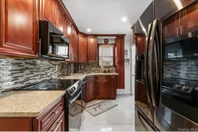 2915 Tulip Avenue, Baldwin, NY 11510 - Photo 8