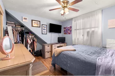 228 W Riviera Drive, Lindenhurst, NY 11757 - Photo 18