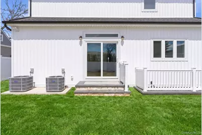 3690 Lufberry Avenue, Wantagh, NY 11793 - Photo 6