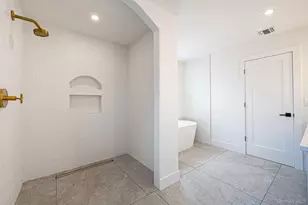 3690 Lufberry Ave, Wantagh, NY 11793 - Photo 40