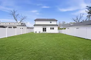 3690 Lufberry Ave, Wantagh, NY 11793 - Photo 4