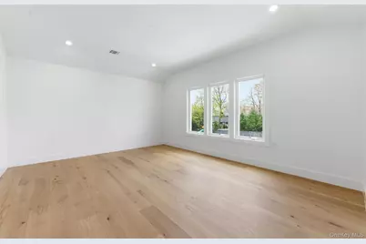 3690 Lufberry Avenue, Wantagh, NY 11793 - Photo 36