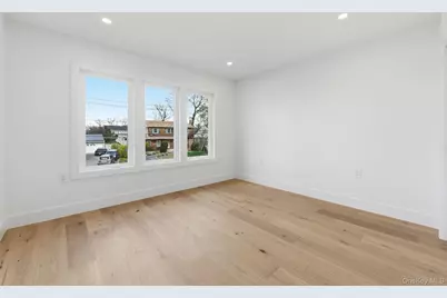 3690 Lufberry Avenue, Wantagh, NY 11793 - Photo 32