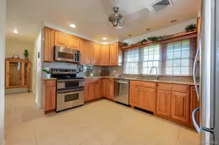 253 Blacksmith Rd S, Levittown, NY 11756 - Photo 8