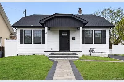 43 Robert Street, Patchogue, NY 11772 - Photo 1