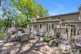 35 Stratford Ave, Dix Hills, NY 11746 - Photo 28
