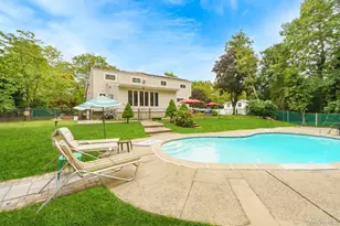 2 Village Dr W, Dix Hills, NY 11746 - Photo 34