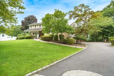 2 Village Drive W, Dix Hills, NY 11746 - Photo 4