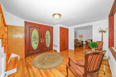 2 Village Drive W, Dix Hills, NY 11746 - Photo 6