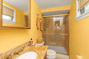 2056 Illona Ln, Merrick, NY 11566 - Photo 18