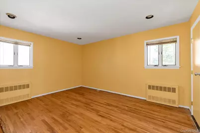 2056 Illona Lane, Merrick, NY 11566 - Photo 14
