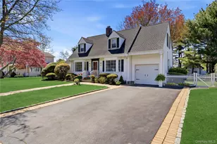 93 S Bay Ave, Brightwaters, NY 11718 - Photo 2