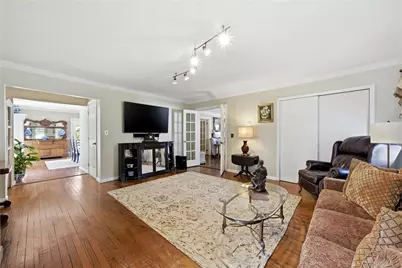 93 S Bay Avenue, Brightwaters, NY 11718 - Photo 24