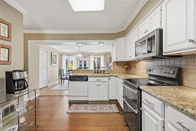 93 S Bay Avenue, Brightwaters, NY 11718 - Photo 14