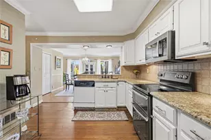 93 S Bay Ave, Brightwaters, NY 11718 - Photo 14