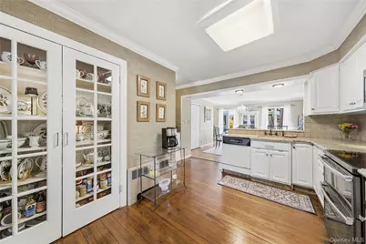 93 S Bay Avenue, Brightwaters, NY 11718 - Photo 16