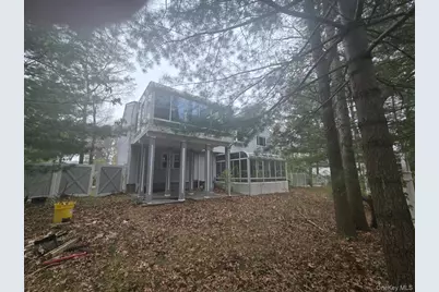 25 Pinecone Lane, Islandia, NY 11749 - Photo 8