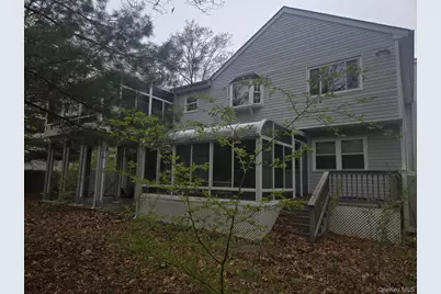 25 Pinecone Lane, Islandia, NY 11749 - Photo 4