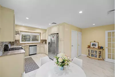 31 Edgemere Drive, Searingtown, NY 11507 - Photo 10