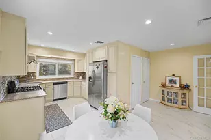 31 Edgemere Dr, Searingtown, NY 11507 - Photo 10