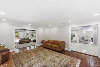 7 Stepping Stone Crescent, Dix Hills, NY 11746 - Photo 6