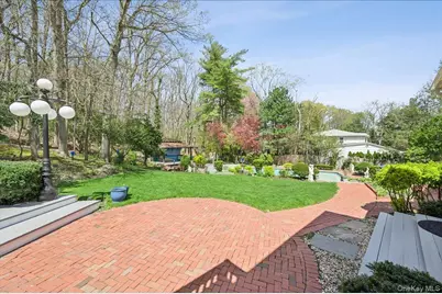 7 Stepping Stone Crescent, Dix Hills, NY 11746 - Photo 30