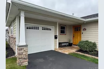 1917 Jackson Avenue, West Islip, NY 11795 - Photo 4