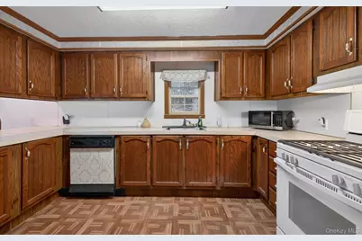 638 Fresh Pond Avenue #375, Calverton, NY 11933 - Photo 8