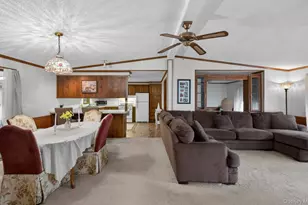 638 Fresh Pond Ave, Calverton, NY 11933 - Photo 6