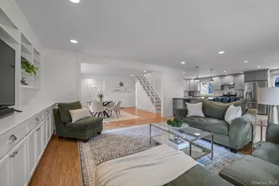 33 Poplar Place, Port Washington, NY 11050 - Photo 6