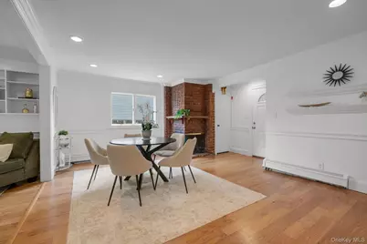 33 Poplar Place, Port Washington, NY 11050 - Photo 8