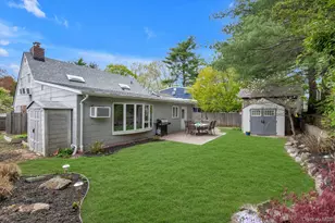 33 Poplar Pl, Port Washington, NY 11050 - Photo 24