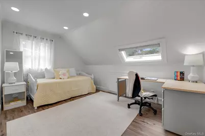 33 Poplar Place, Port Washington, NY 11050 - Photo 18