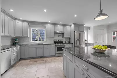 33 Poplar Place, Port Washington, NY 11050 - Photo 10