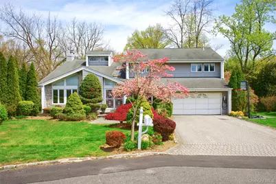 11 Bonnie Lynn Court, Roslyn, NY 11576 - Photo 1