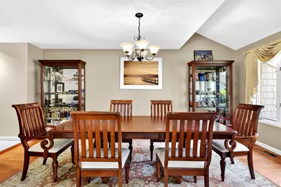 11 Bonnie Lynn Court, Roslyn, NY 11576 - Photo 8