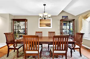 11 Bonnie Lynn Ct, Roslyn, NY 11576 - Photo 8